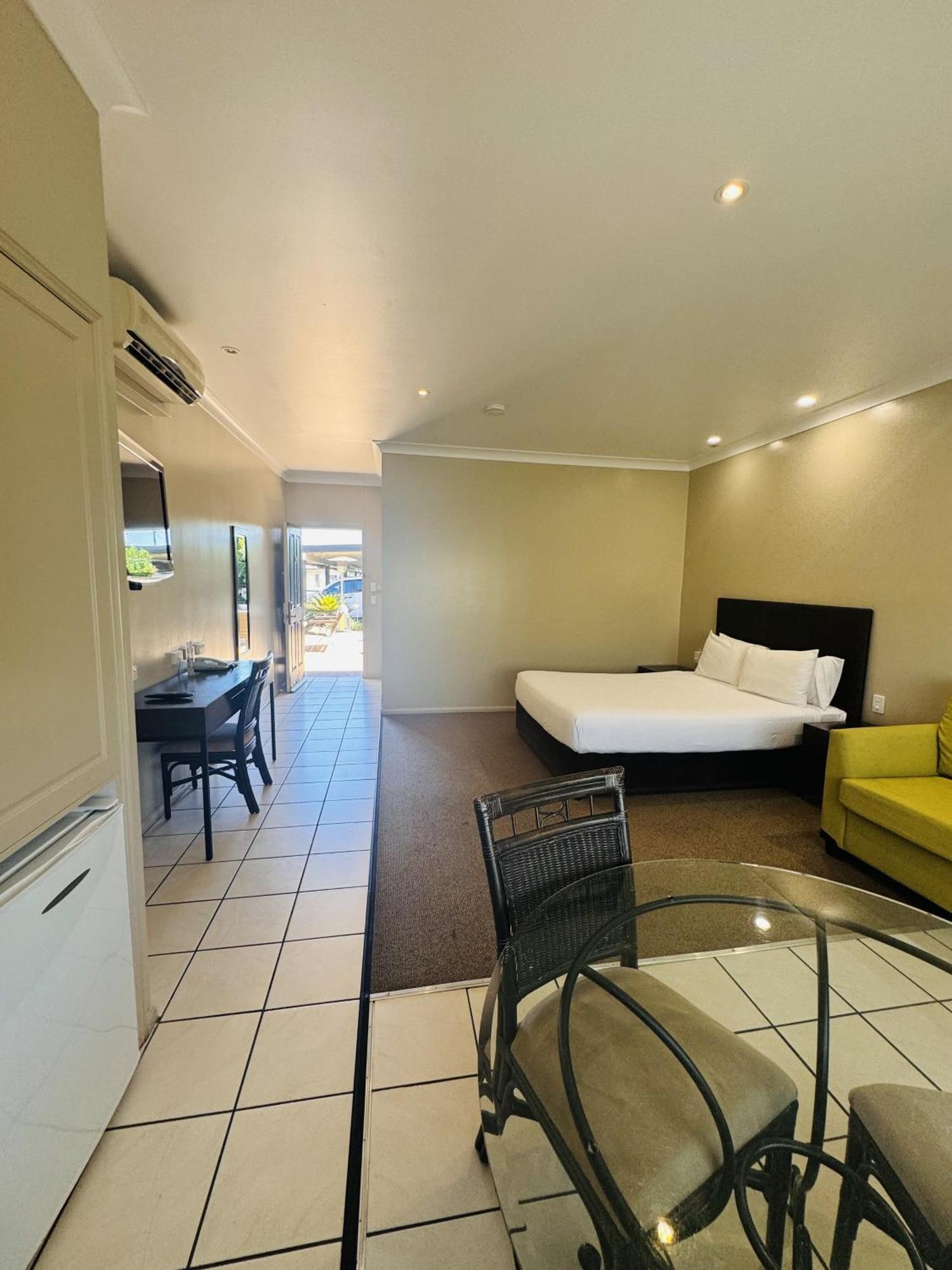 Western Bungil Creek Motel 4*